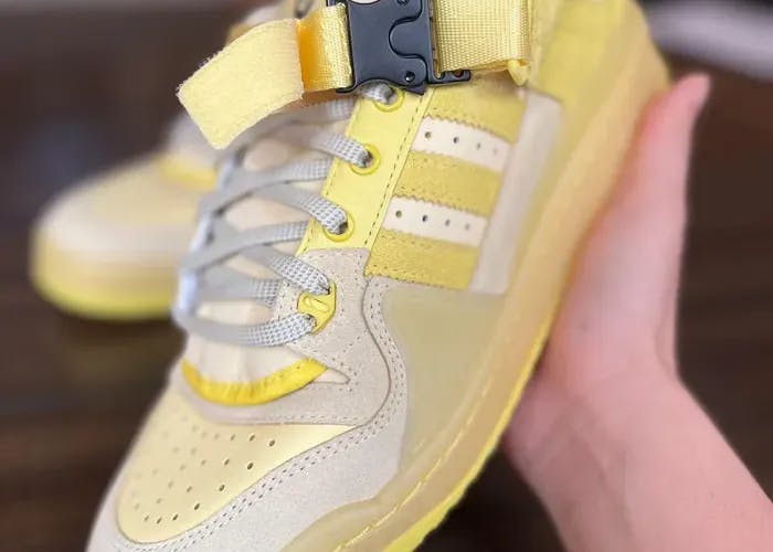 bad-bunny-adidas-forum-low-yellow 01.webp