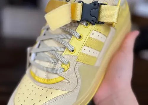 bad-bunny-adidas-forum-low-yellow 03.webp