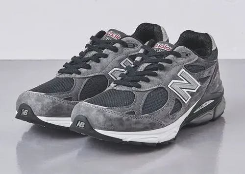 united-arrow-and-sons-new-balance-990v3-made-in-usa-grey-m990ua3 01.webp